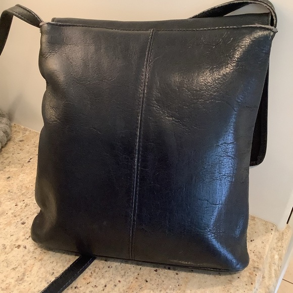 Le Donne Black Leather Flap Over Crossbody Bag - Picture 7 of 11